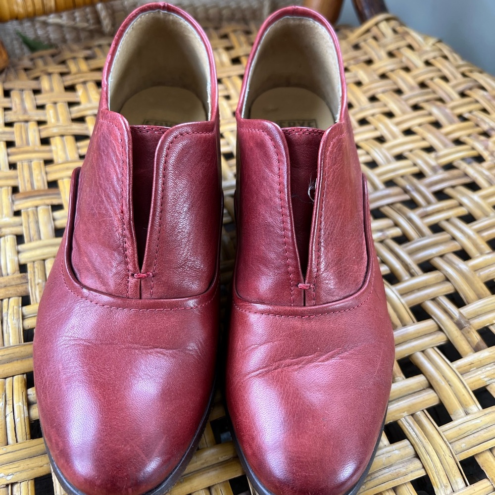 Frye Red Heeled Boots with Sleek Design and Textured Leather - Picture 3 of 5